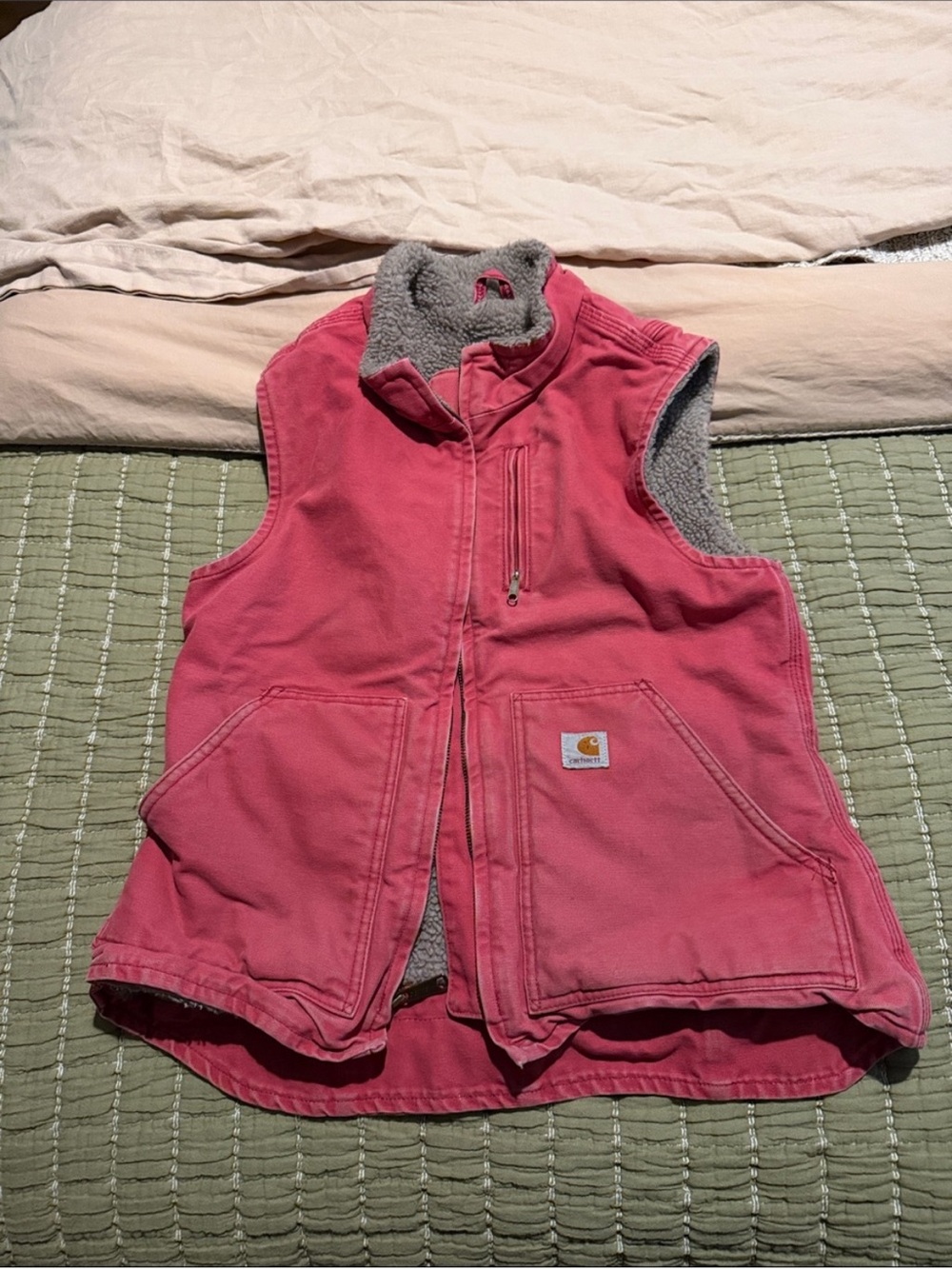Carhartt Womrnd Pink Sherpa-Lined Vest with Front Pockets